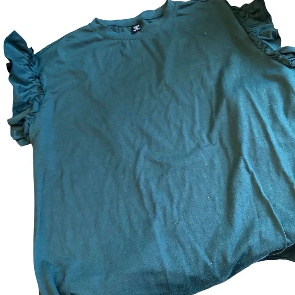 SHEIN curve size 0XL new without tags see pics ruffle accents great color